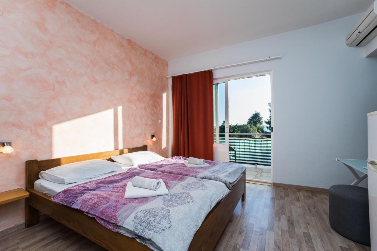 Guest House Malenica Sukošan Eksteriør billede
