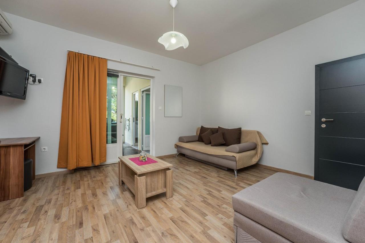 Guest House Malenica Sukošan Eksteriør billede