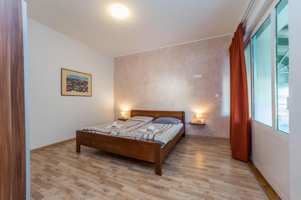 Guest House Malenica Sukošan Eksteriør billede