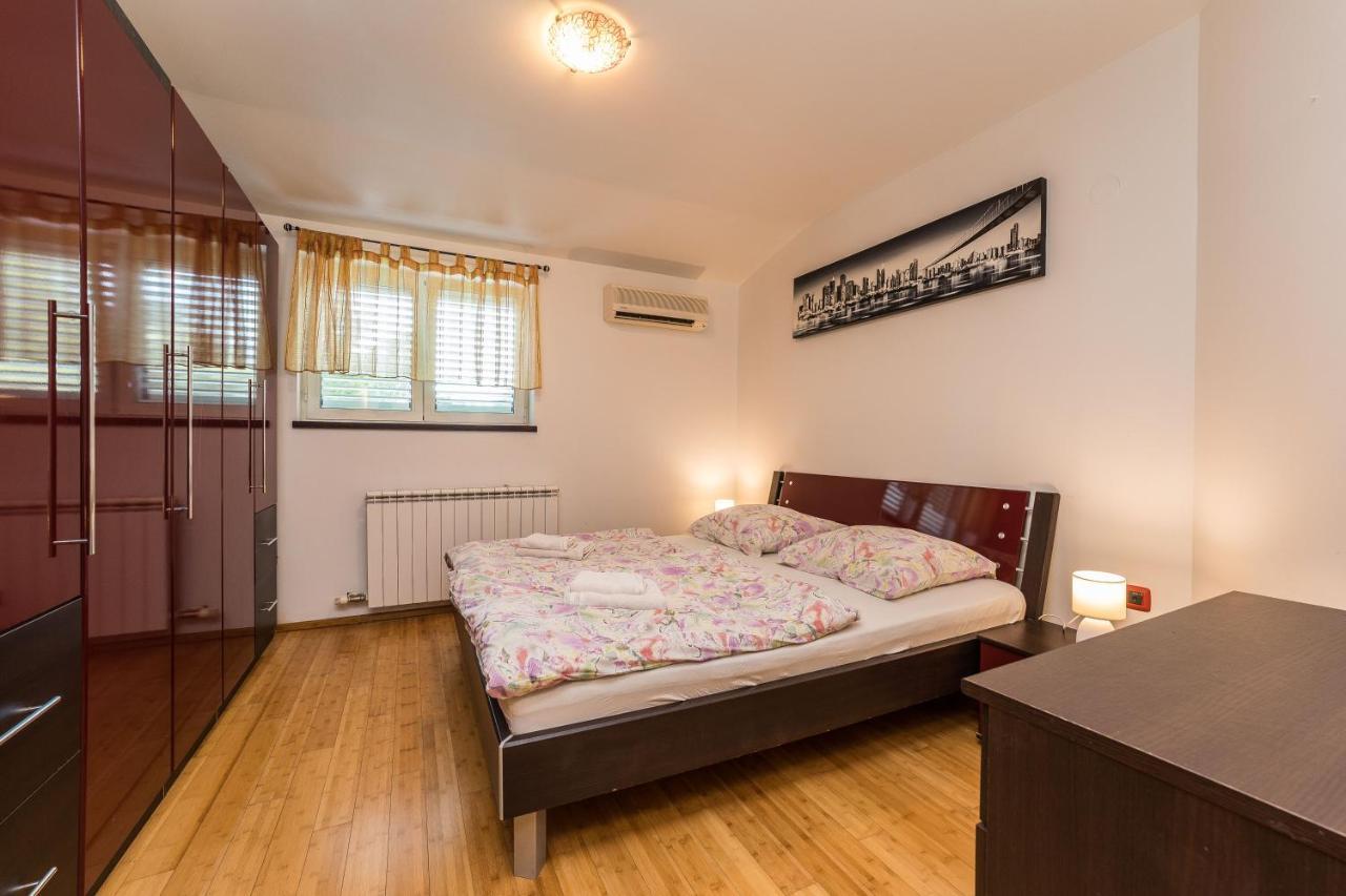 Guest House Malenica Sukošan Eksteriør billede