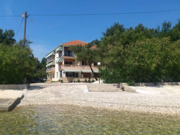 Guest House Malenica Sukošan Eksteriør billede